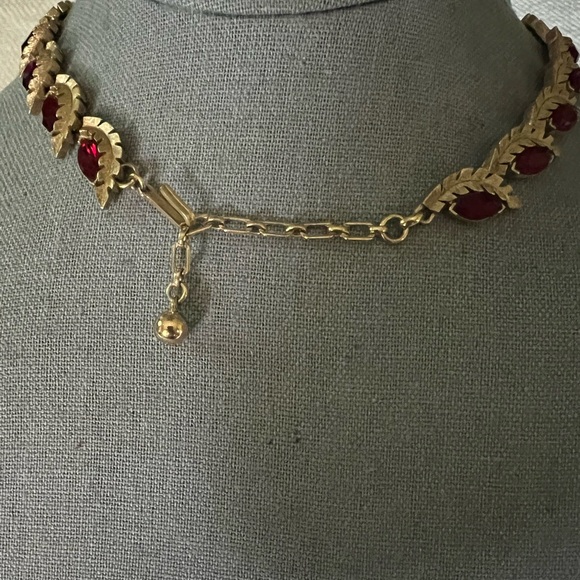 Vintage Estate Crown Trifari 1950’s Red Rhinestone Statement Necklace - Picture 4 of 7